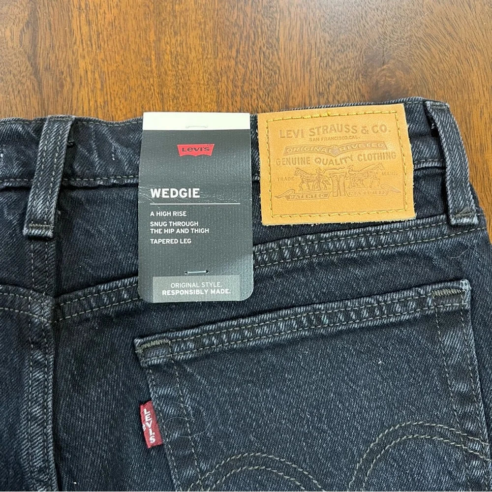 Levi's Premium Wedgie Jeans Size 27